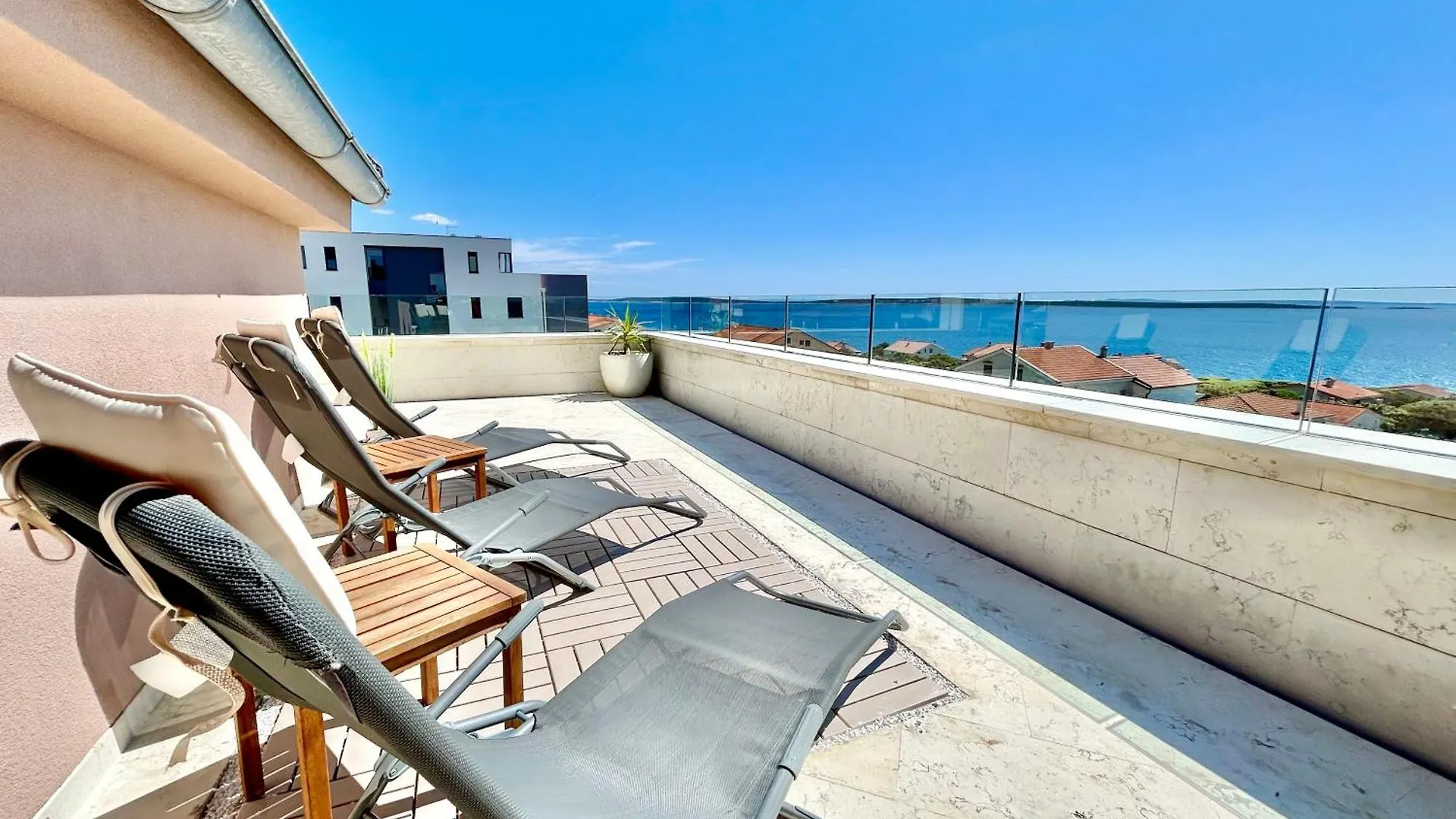 Deluxe Villa No.10 - Rooms & Apartments Mandre Gasthof