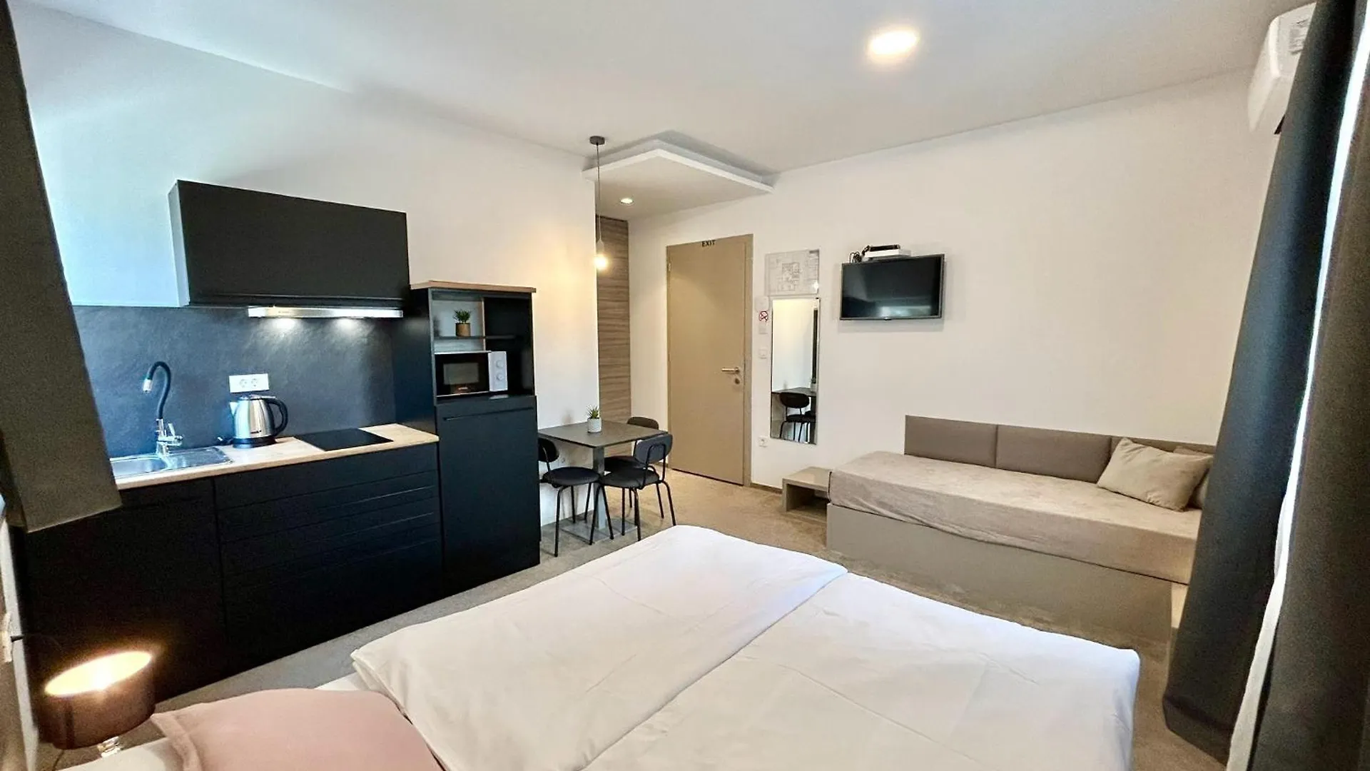 Πανσιόν Deluxe Villa No.10 - Rooms & Apartments Mandre
