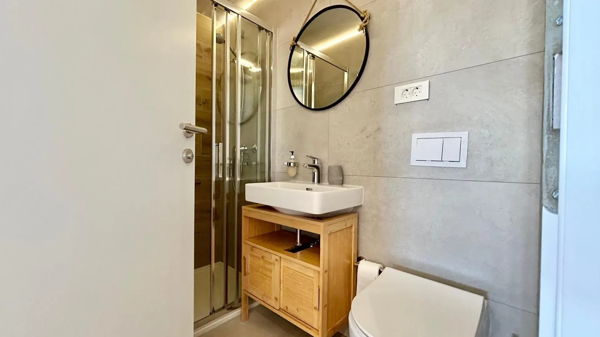 Deluxe Villa No.10 - Rooms & Apartments Mandre 4*,